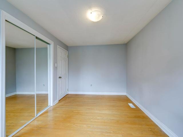 For Lease 235 Tweedsdale Crescent, Oakville, Ontario