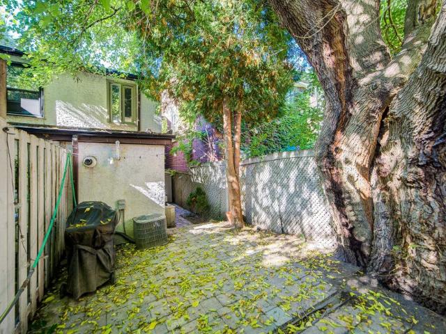 For Lease 237 Ontario Street, Toronto, Ontario