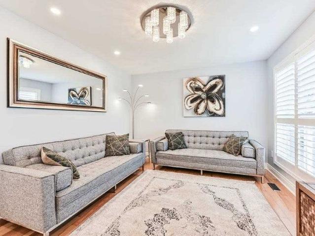 For Lease 2380 Guildstone Crescent, Oakville, Ontario