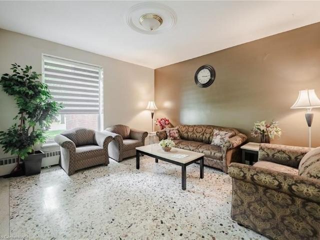 For Lease 2385 Ontario Street Unit# 307, Oakville, Ontario