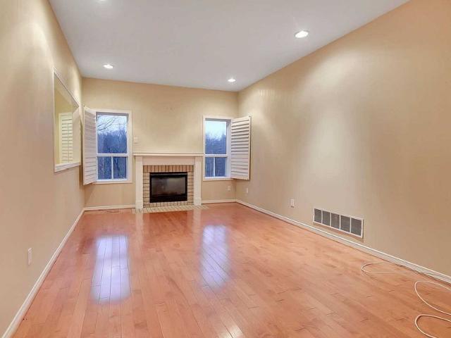 For Lease 238 Deerglen Terrace, Aurora, Ontario
