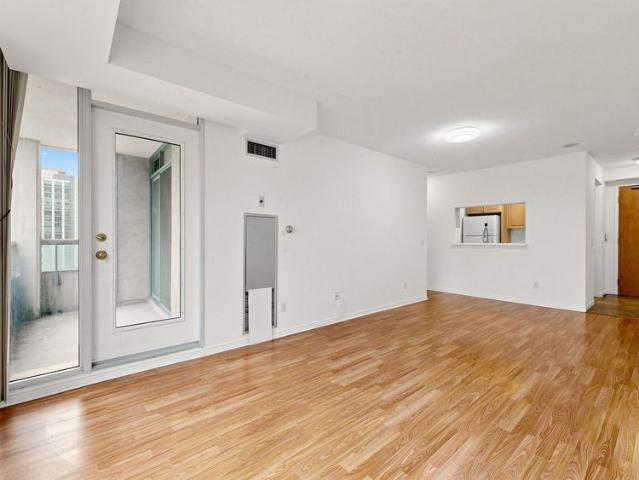 For Lease 238 Doris Avenue Unit# 1511, Toronto, Ontario