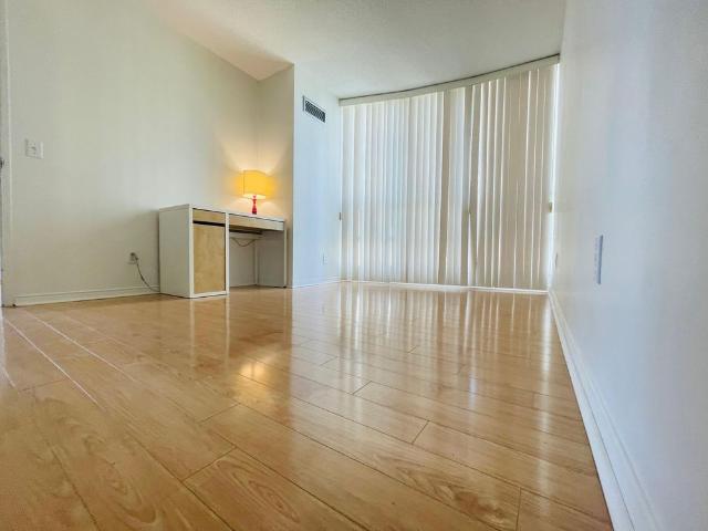 For Lease 238 Doris Avenue Unit# 710, Toronto, Ontario