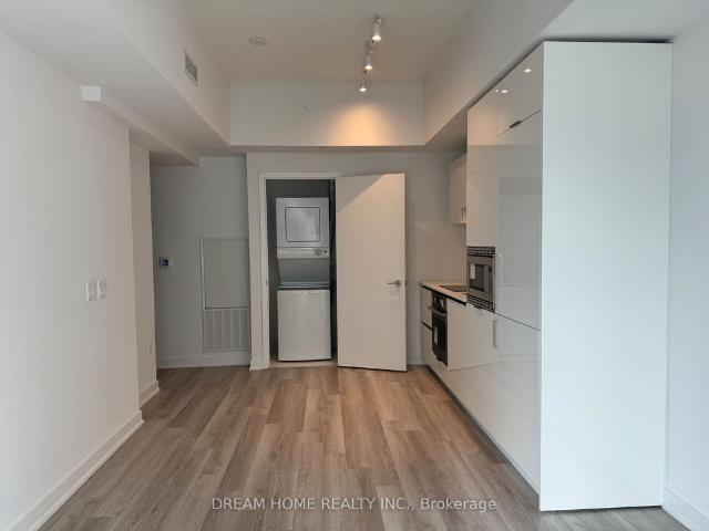 For Lease 238 Simcoe Street Unit# 1807, Toronto, Ontario
