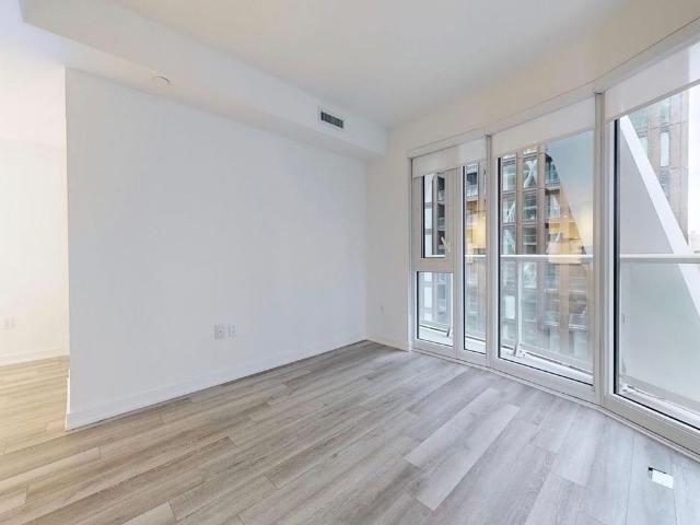For Lease 230 Simcoe Street Unit# 2512, Toronto, Ontario