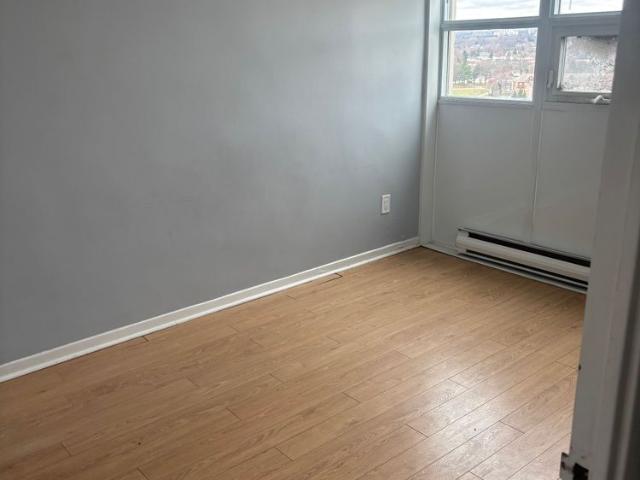 For Lease 2323 Confederation Parkway Unit# PH4, Mississauga, Ontario