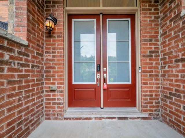 For Lease 233 Butternut Ridge Trail, Aurora, Ontario