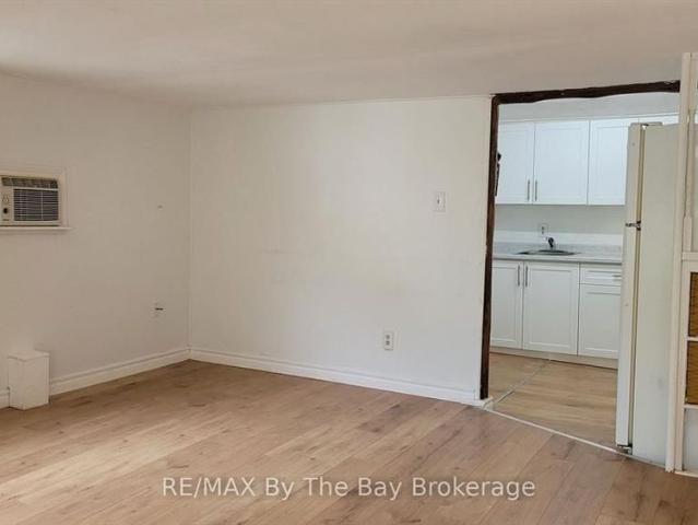 For Lease 23 Glen Street, Wasaga Beach, Ontario