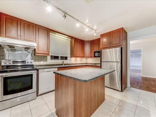 For Lease 23 Longbow Square, Toronto, Ontario