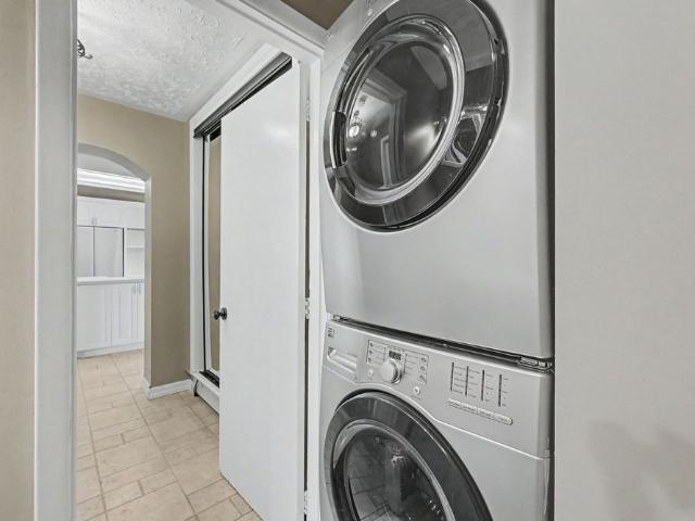 For Lease 2496 8 Line Unit# Upper, Bradford West Gwillimbury, Ontario