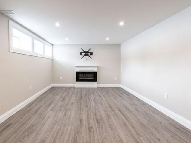 For Lease 240 Wellington Street, Barrie, Ontario