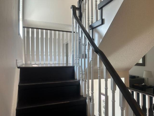 For Lease 2413 Ravinebrook Crescent, Oakville, Ontario