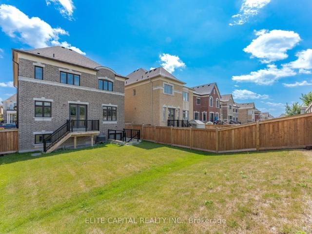 For Lease 242 Touch Gold Crescent, Aurora, Ontario