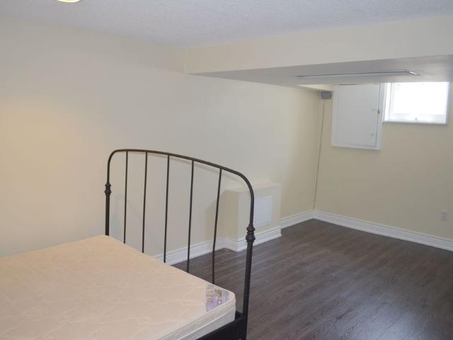 For Lease 24 Sunburst Square, Toronto, Ontario