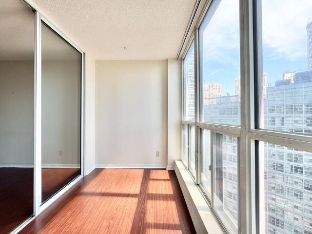 For Lease 24 Wellesley Street Unit# 1709, Toronto, Ontario