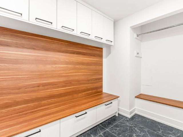 For Lease 24 Twenty First Street, Toronto, Ontario