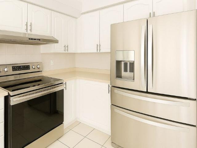 For Lease 2549 Strathmore Crescent, Mississauga, Ontario
