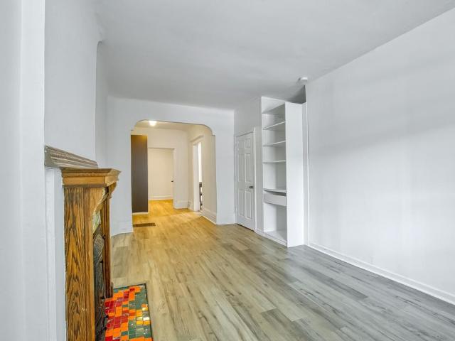 For Lease 254A Carlton Street, Toronto, Ontario