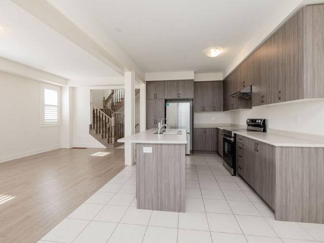 For Lease 255 McKean Drive, Whitchurch Stouffville, Ontario