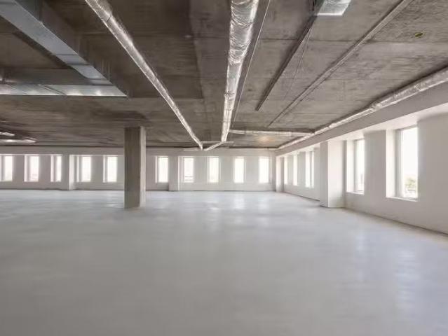 For lease: 255 Boul. Crémazie E. #D, Montréal Ahuntsic Cartie.