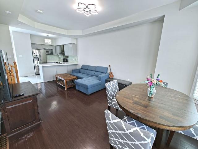 For Lease 256 Glenashton Drive, Oakville, Ontario