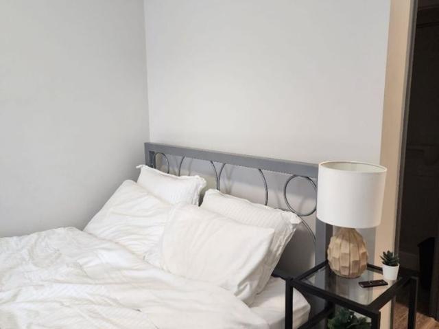 For Lease 258C Sunview Street Unit# 323 Master Bdroom, Waterloo, Ontario