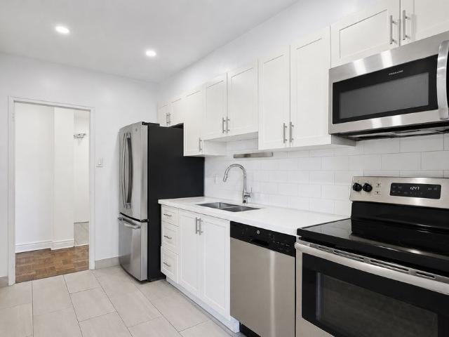 For Lease 2500 Bathurst Street Unit# 401, Toronto, Ontario
