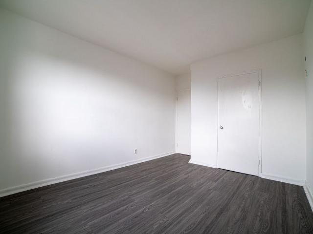 For Lease 2519 Lake Shore Boulevard Unit# 303, Toronto, Ontario