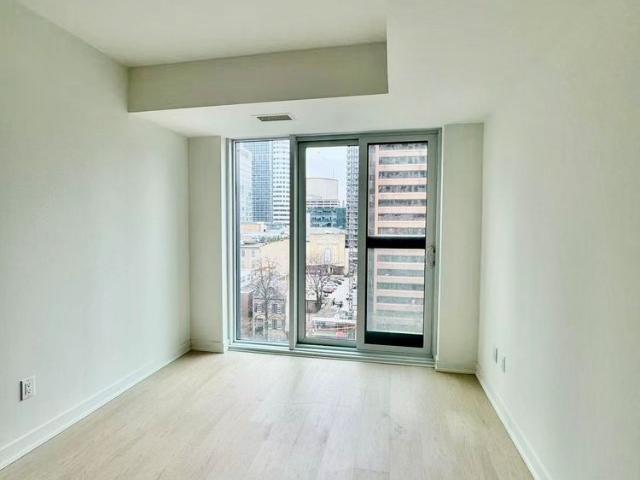 For Lease 252 Church Street Unit# 818, Toronto, Ontario