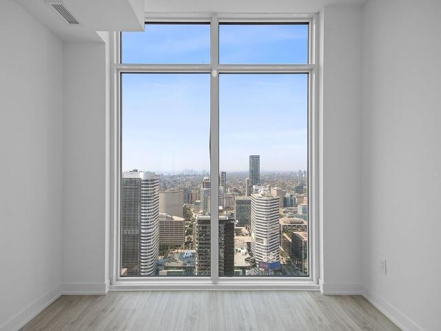 For Lease 252 Church Street Unit# PH16, Toronto, Ontario
