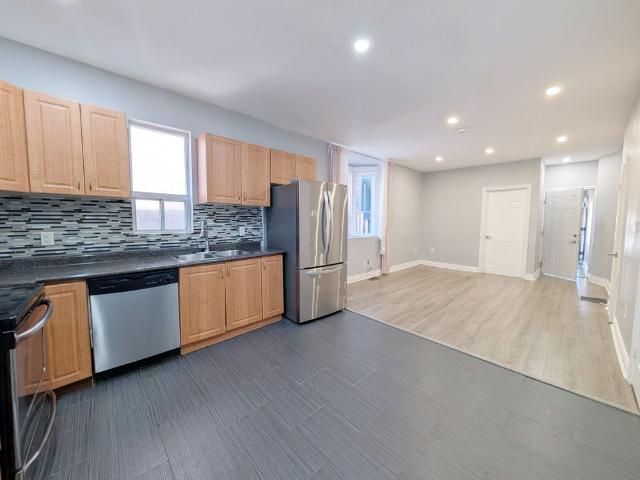 For Lease 252 Greenwood Avenue Unit# 1, Toronto, Ontario