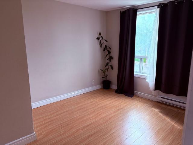 For Lease 2530 Eglinton Avenue Unit# 1, Toronto, Ontario