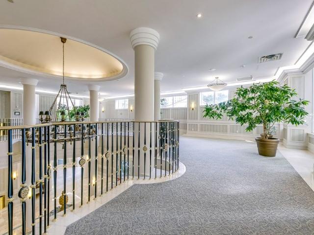 For Lease 25 Kingsbridge Garden Circle Unit# 924, Mississauga, Ontario