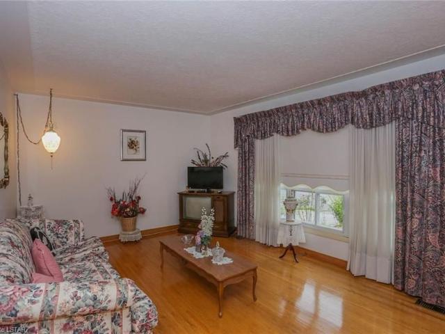 For Lease 268 BURLINGTON Crescent, London South, Ontario