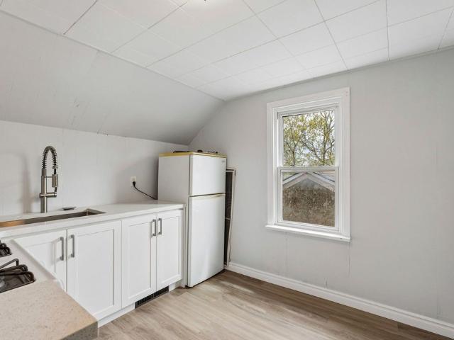 For Lease 26 ALBINA Street Unit# UPPER, Welland, Ontario