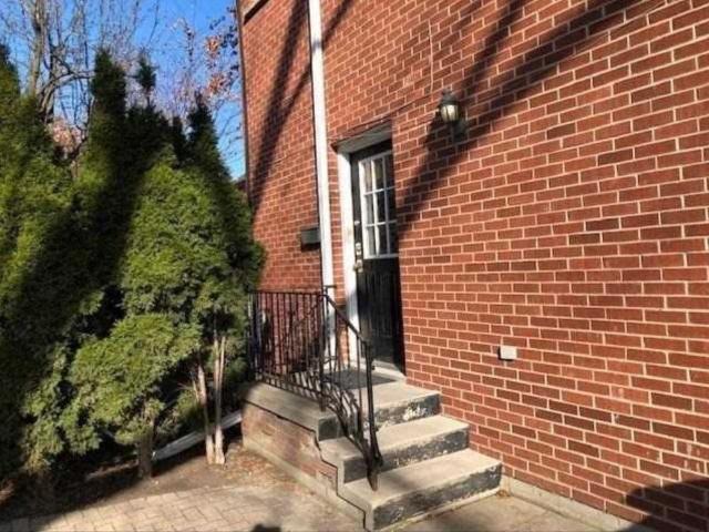 For Lease 274 Rumsey Road Unit# Side, Toronto, Ontario