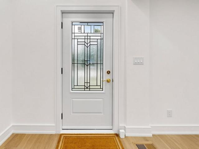For Lease 275 Betty Ann Drive, Toronto, Ontario