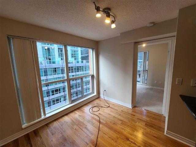 For Lease 270 Wellington Street Unit# 819, Toronto, Ontario
