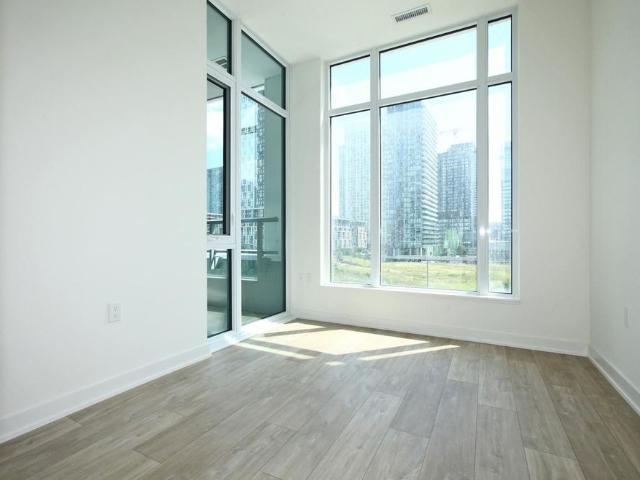 For Lease 27 BATHURST Street Unit# 404W, Toronto, Ontario