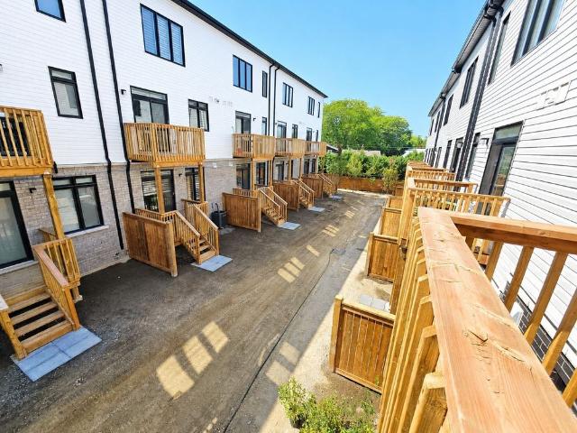 For Lease 27 SIDNEY ROSE Common Unit# 26, St. Catharines, Ontario