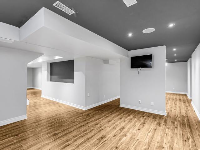 For Lease 284 Bilbrough Street, Aurora, Ontario