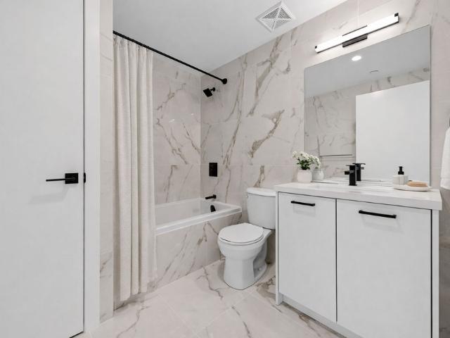 For Lease 284 King Street Unit# 1308, Toronto, Ontario