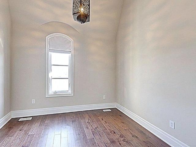 For Lease 287 Rebecca Street, Oakville, Ontario
