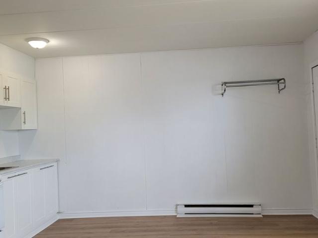 For Lease 280 RIVER Road Unit# A06, Wasaga Beach, Ontario