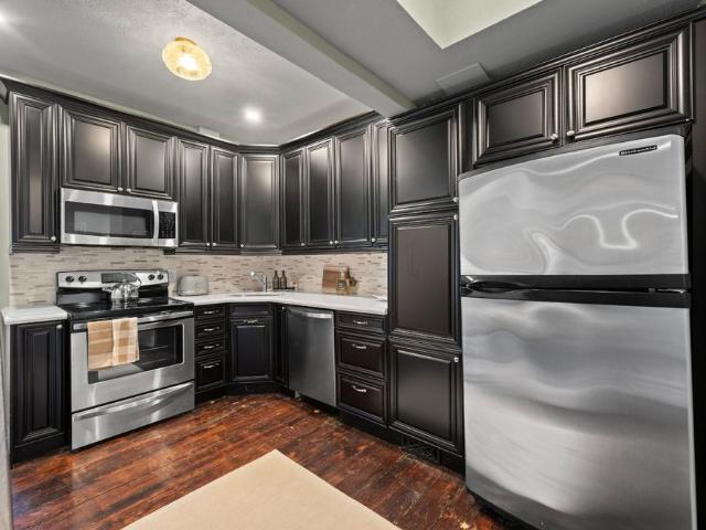 For Lease 296 Queen Street Unit# A, Mississauga, Ontario