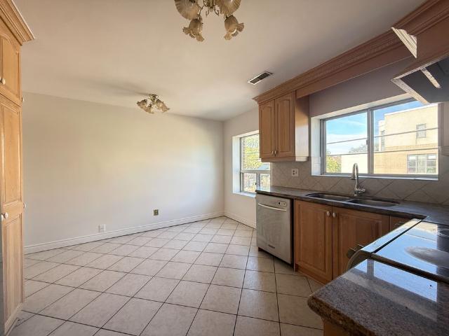 For Lease 2973 Bloor Street Unit# upper, Toronto, Ontario