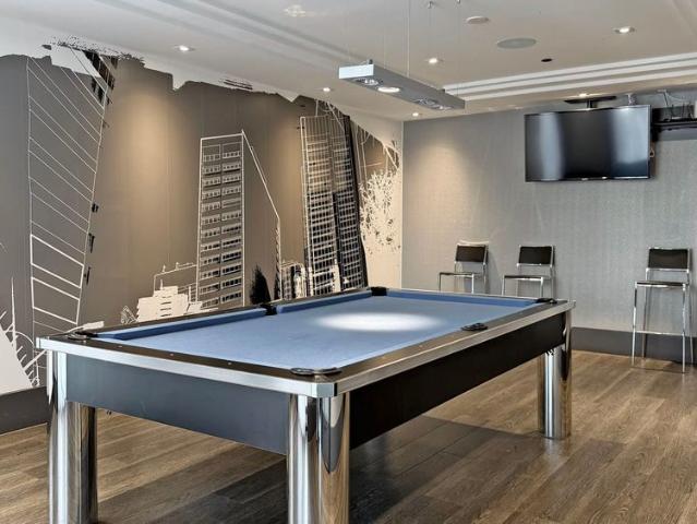 For Lease 297 College Street Unit# 901, Toronto, Ontario