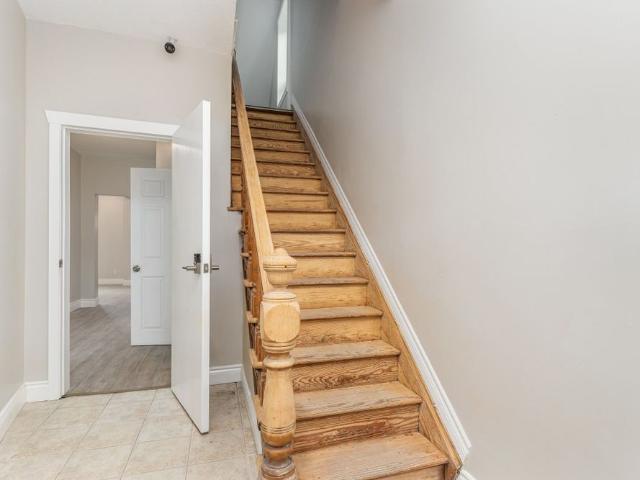 For Lease 291 Emerald Street Unit# SECOND, Hamilton, Ontario