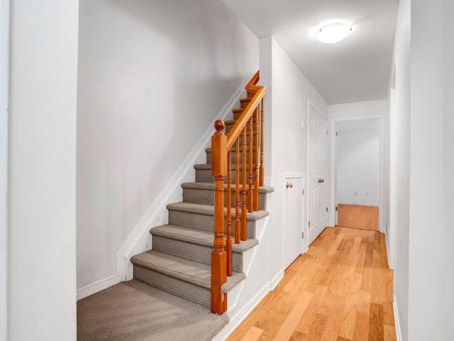 For Lease 292 London Terrace, Manor Park Cardinal Glen and Area, Ontario