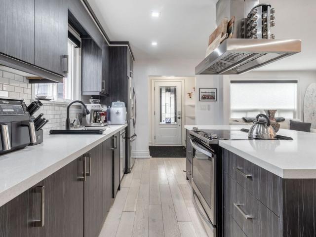 For Lease 29 Bater Avenue, Toronto, Ontario